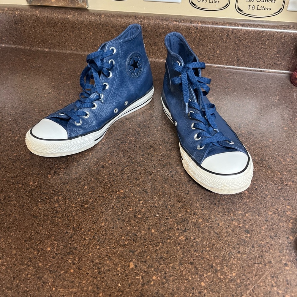 Converse Chuck Taylor Unisex All Star Leather Sneaker Men 7/ Womens 9Navy Blue